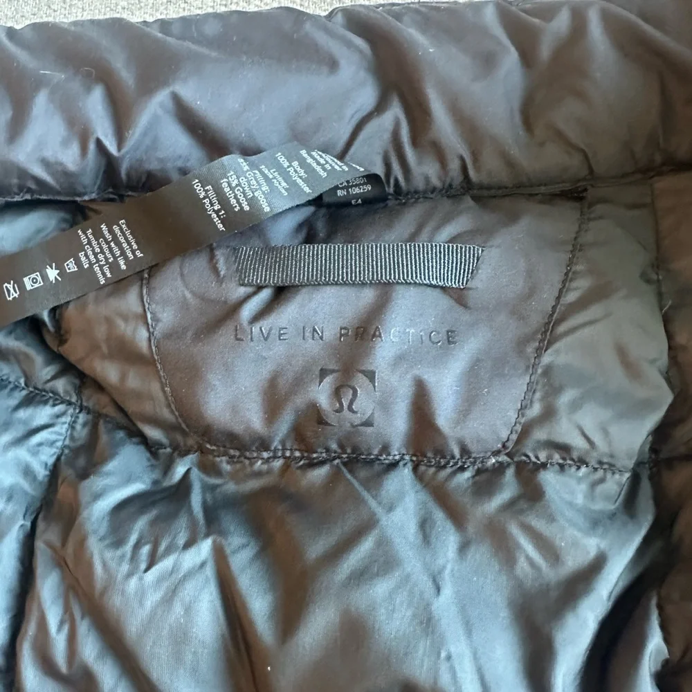 Lululemon Athletica Charcoal Puffer Vest - Picture 2 of 4